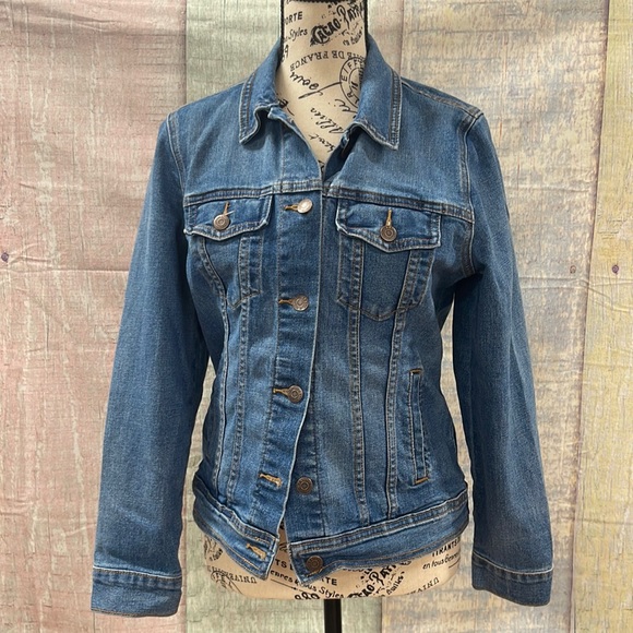 - Real good condition Woman’s Old Navy jean jacket. Size is medium. - Picture 1 of 16